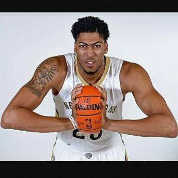 Anthony Davis defends Pelicans' supporting cast